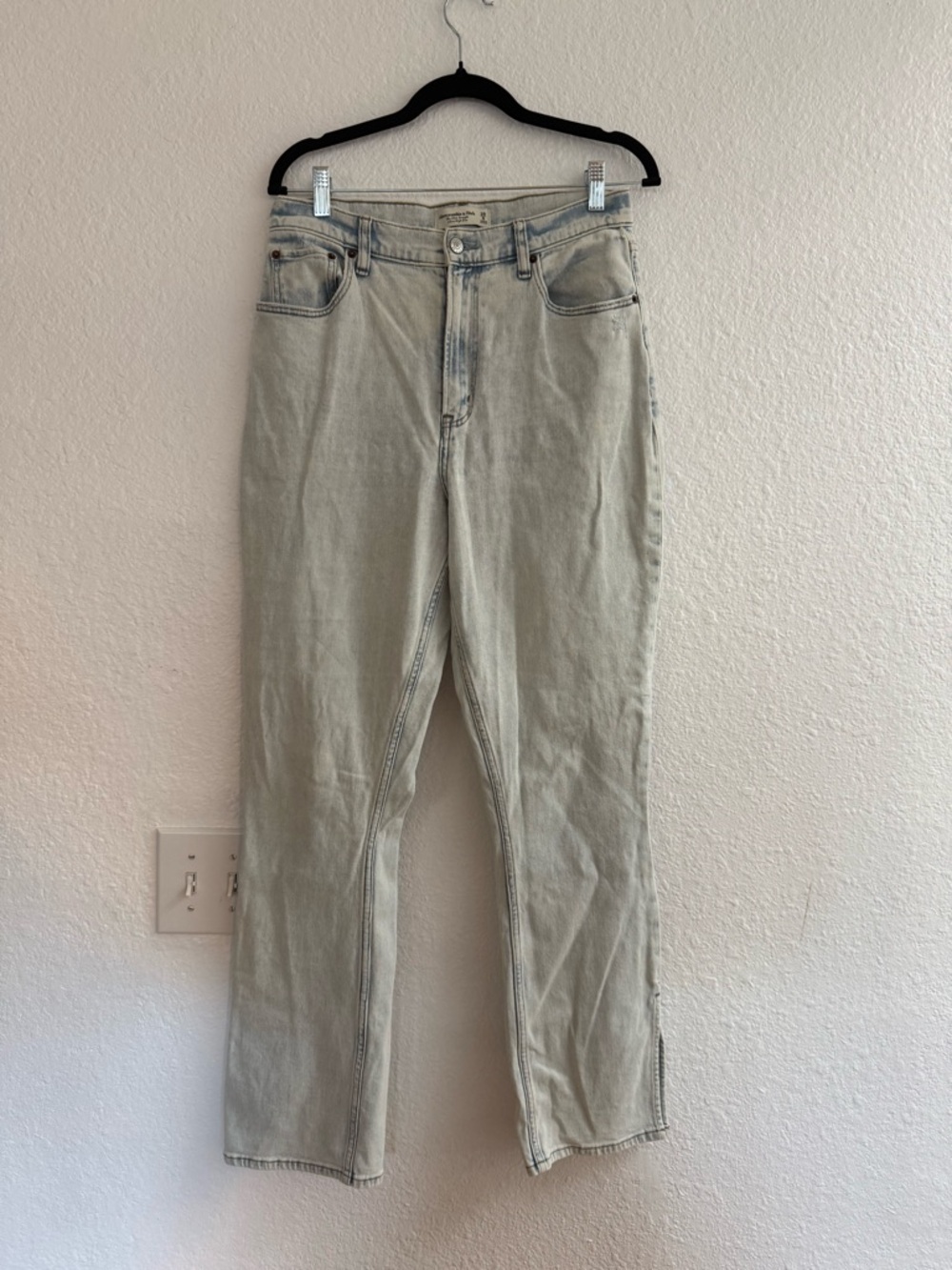 ABERCROMBIE & FITCH THE SLIM STRAIGHT ULTRA HIGH RISE JEAN WITH VENT HEM Size 29 - Picture 4 of 6